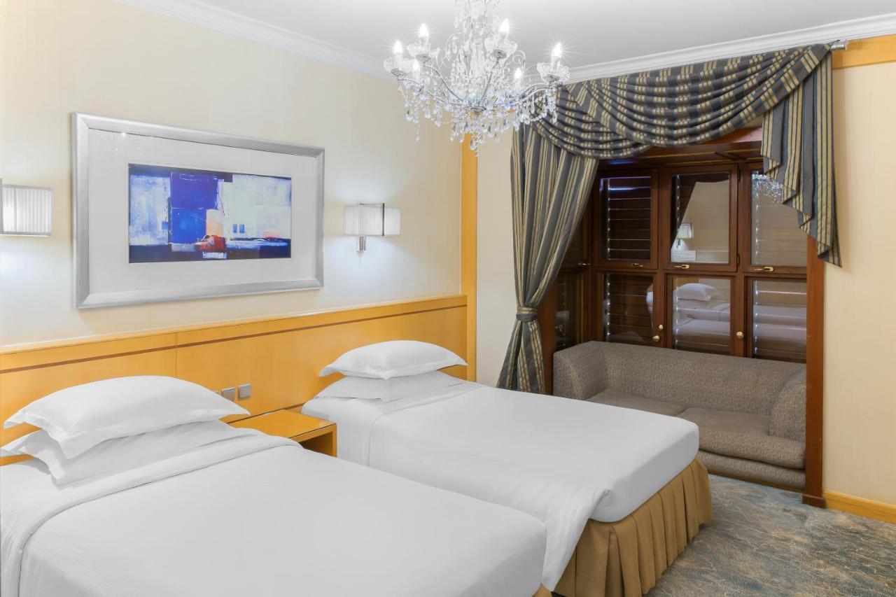 Hotel Makkah Towers La La Mecca Esterno foto A room at the hotel