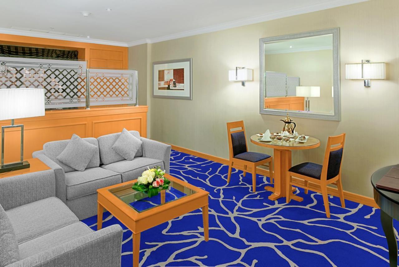 Hotel Makkah Towers La La Mecca Esterno foto A room at the hotel
