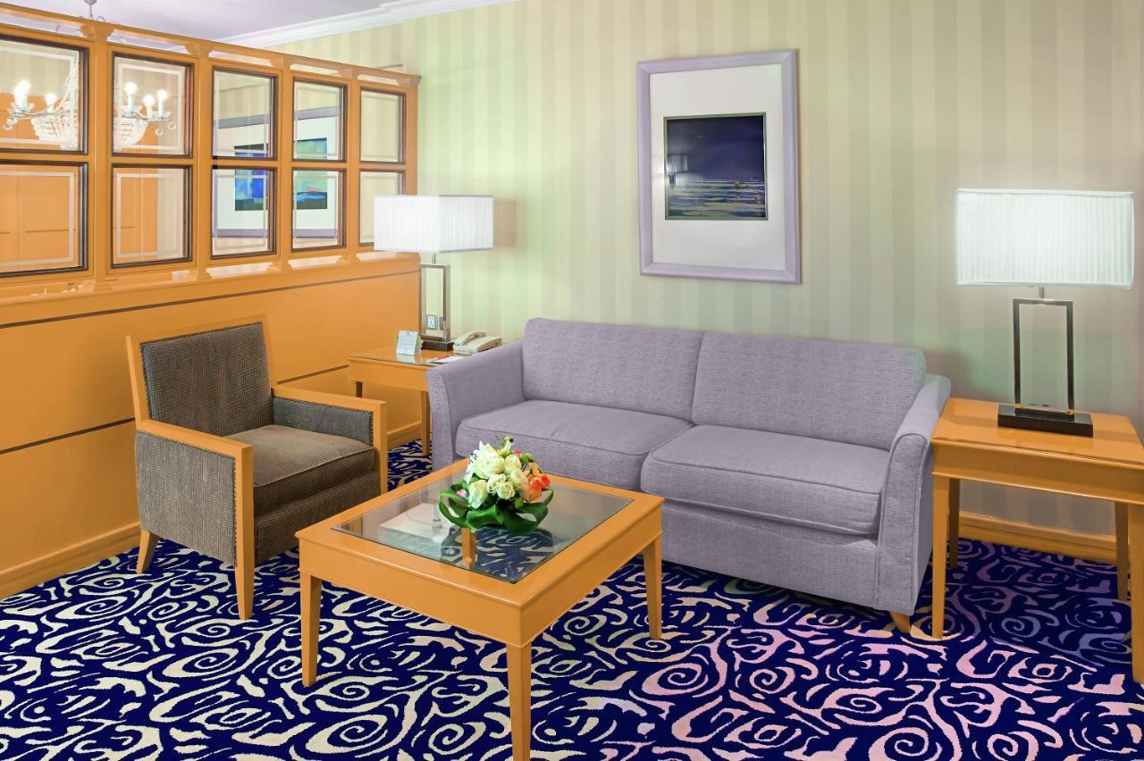 Hotel Makkah Towers La La Mecca Esterno foto A suite at the hotel