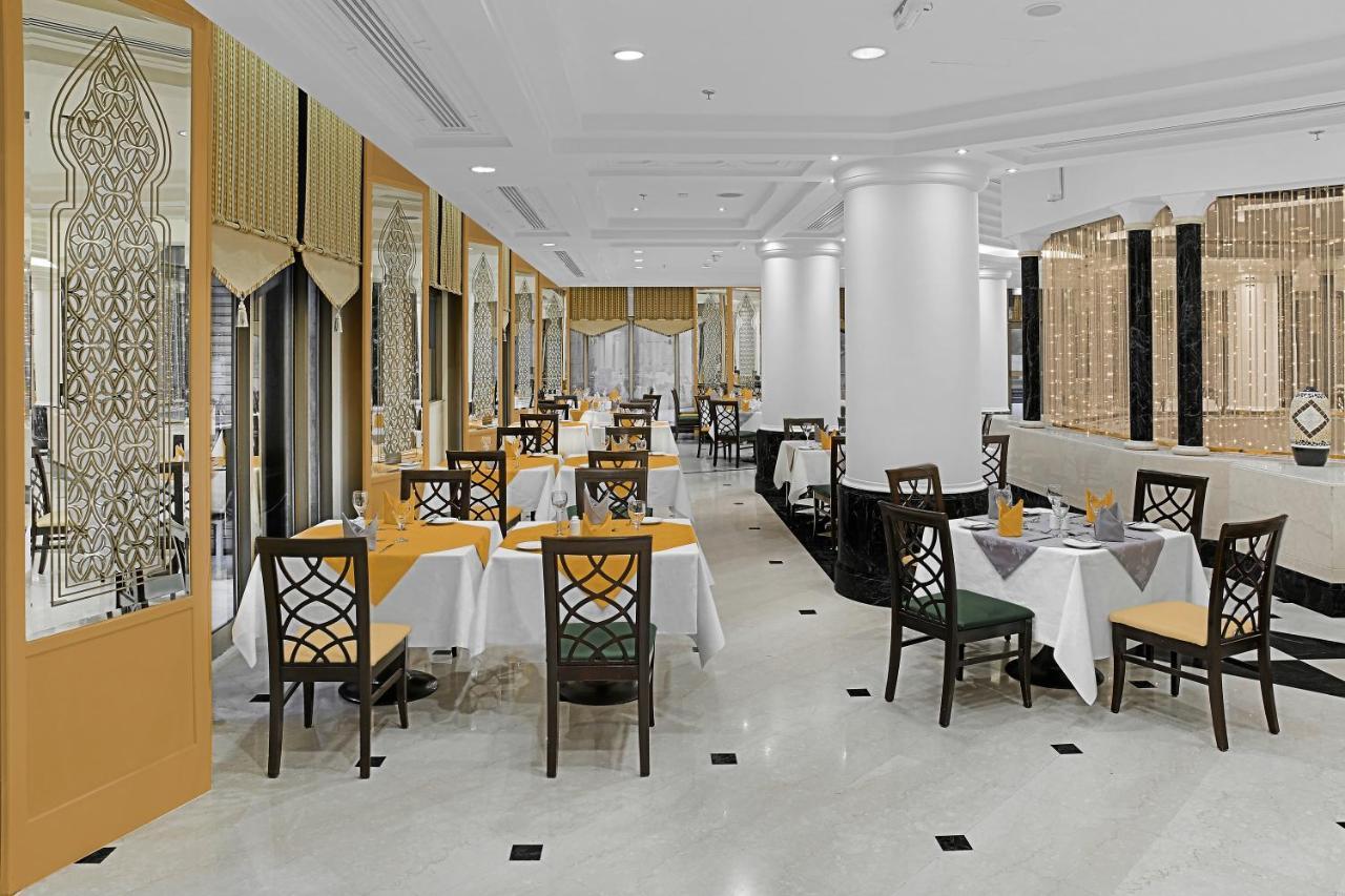 Hotel Makkah Towers La La Mecca Esterno foto The restaurant's interior